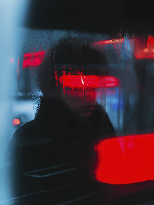 À travers la vitre À travers la vitre