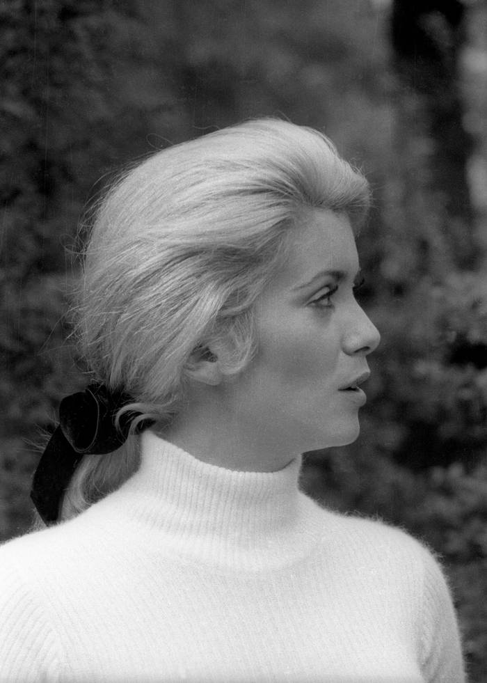 Catherine Deneuve filmt in 1968