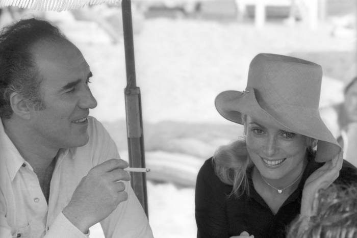 Catherine Deneuve en Michel Piccoli filmen in 1968...
