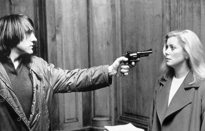 Gerard Depardieu en Catherine Deneuve in de keuze van de wapens