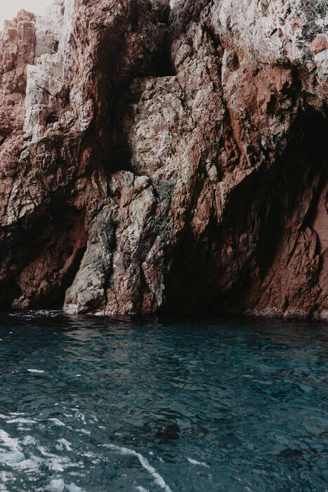 Piana Capo Rosso vanaf de zee - 1 Piana Capo Rosso vanaf de zee - 1