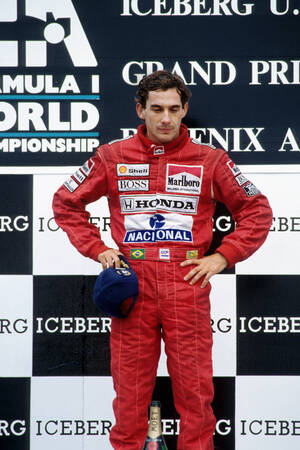Ayrton Senna på prispallen vid USA:s F1 Grand Prix i Phoenix 1990