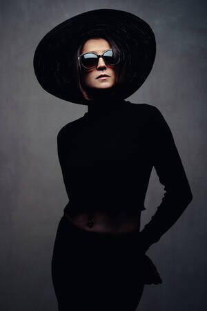 L'Ombre Elégante (Der elegante Schatten) L'Ombre Elégante (Der elegante Schatten)