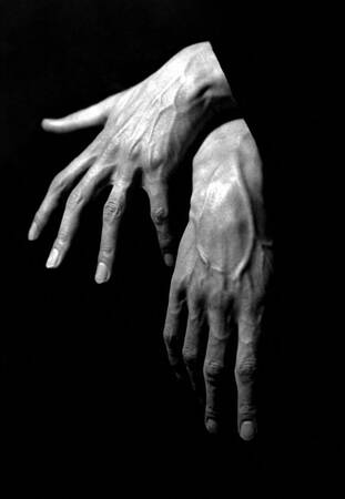 ETUDE DE MAINS ETUDE DE MAINS