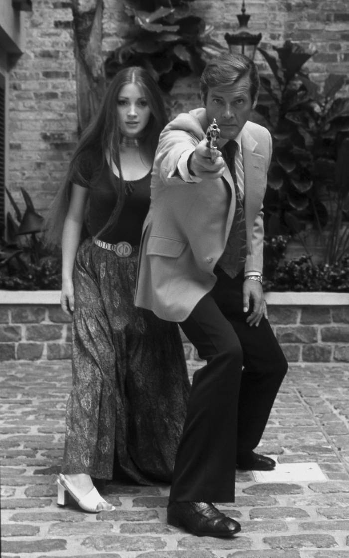 Roger Moore et Jane Seymour - James Bond Roger Moore et Jane Seymour - James Bond