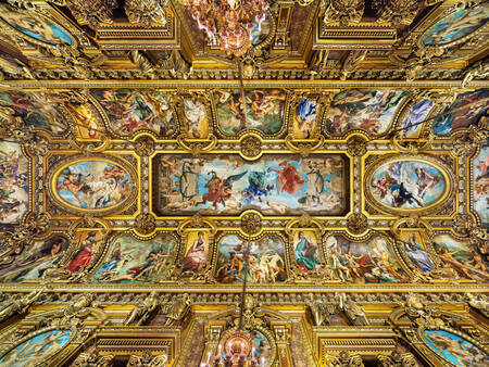 L'Or de Garnier au plafond du rand foyer à l'Opéra de Pari