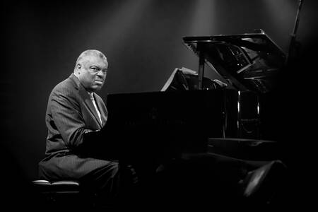Mulgrew Miller