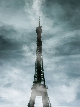 Reflet de la tour Eiffel sous la pluie Reflet de la tour Eiffel sous la pluie