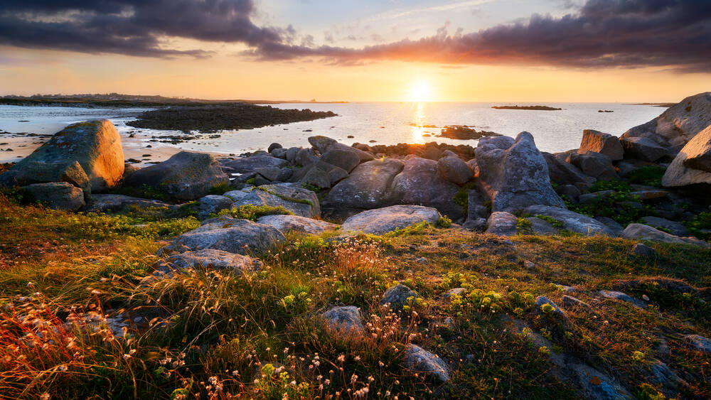 Bretonse kust bij zonsondergang