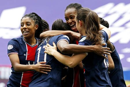 Celebration facing Lyon