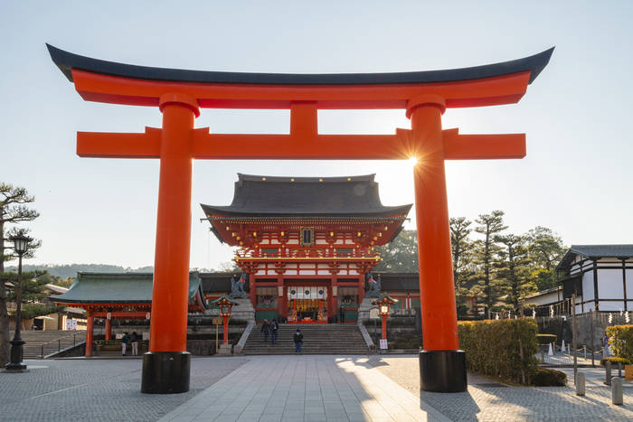 Fushimi Inari Taisha schrijn en torii poorten