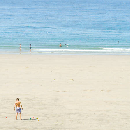 Farbkugeln am Strand Farbkugeln am Strand