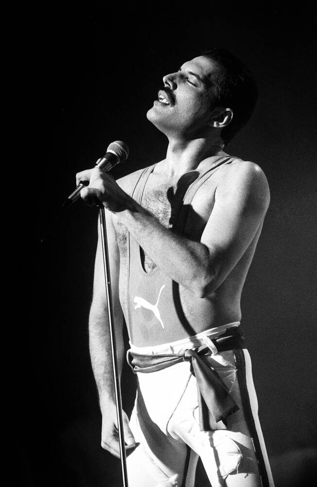 Freddie Mercury et Queen en concert à Londres en 1984