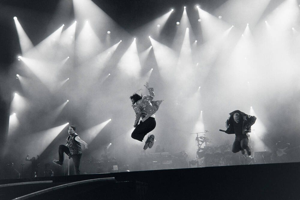Michael Jackson Leaping On Stage 1997