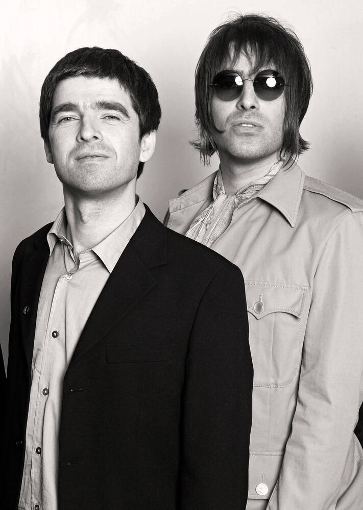 Oasis tijdens het Teenage Cancer Trust-concert 2003