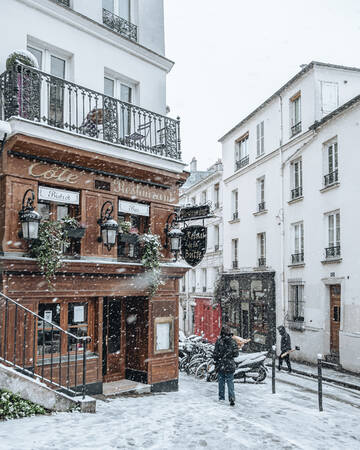 Paris - Montmartre under the snow 12