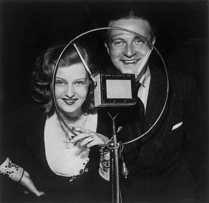 Lilian Harvey zingt met Willy Fritsch