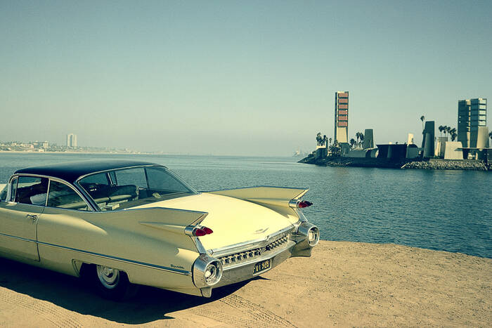 11950s Cadillac Coupe Long Beach Futuristic Island Californië 11950s Cadillac Coupe Long Beach Futuristic Island Californië