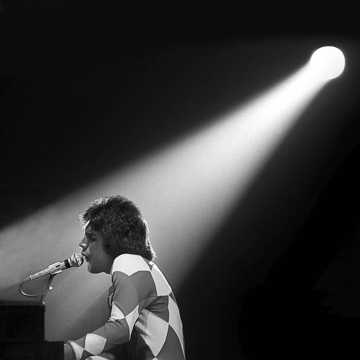 Freddie Mercury van Queen - Live Performance (1977) Freddie Mercury van Queen - Live Performance (1977)