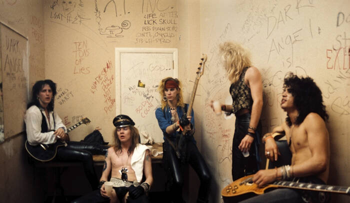 Guns 'n' Roses nel backstage (1986) Guns 'n' Roses nel backstage (1986)