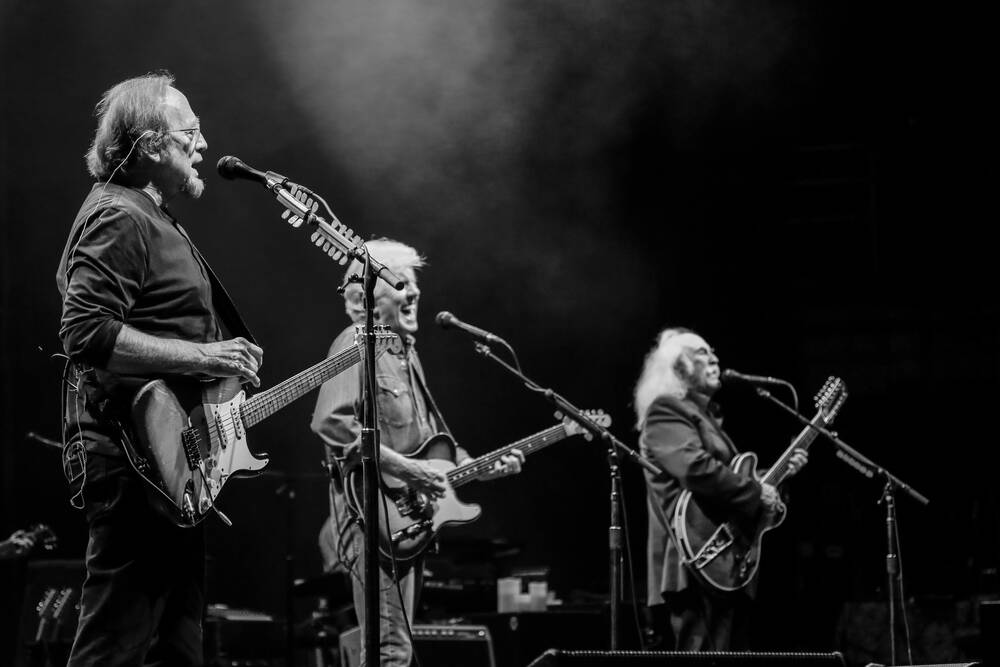 Crosby Stills and Nash sur la scène de l'Hammersmith Apollo à Londres en 2015.