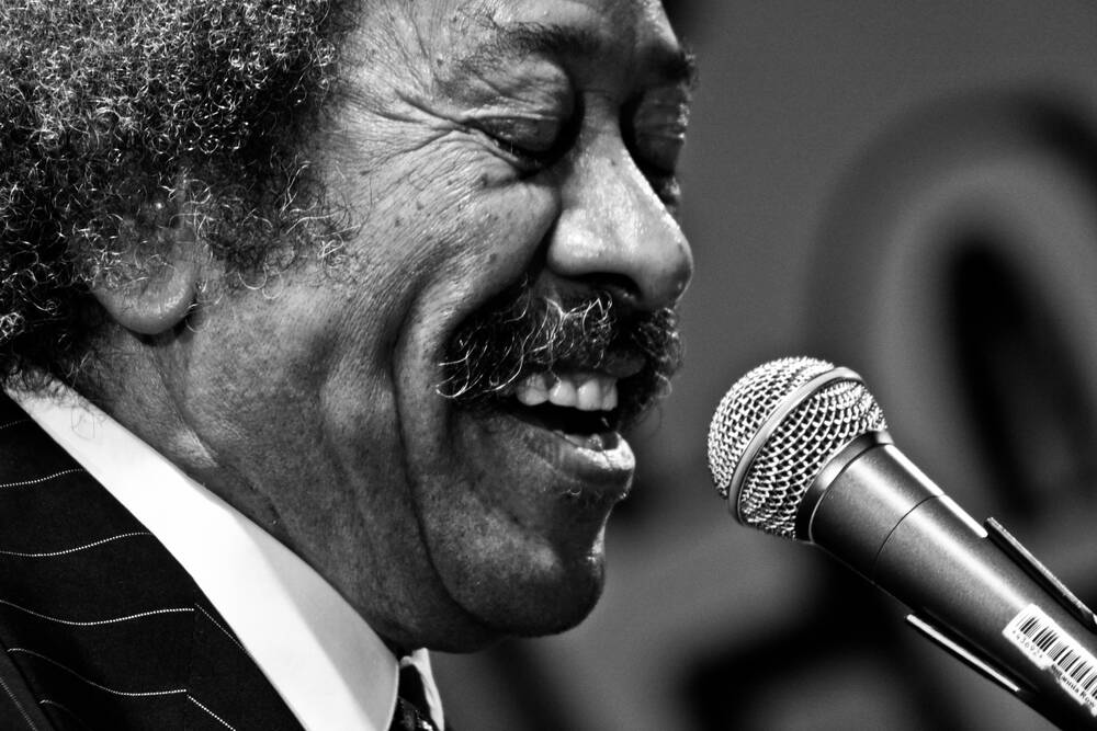 Le légendaire musicien de la Nouvelle-Orléans Allen Toussaint joue sur la scène de l'O2 Arena de Londres le 24 octobre 2008