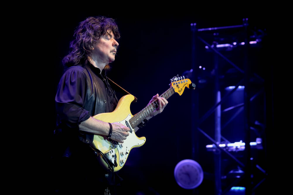 Ritchie Blackmore se produit avec Rainbow à l'O2 Arena