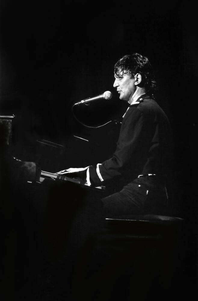 Jaques Higelin lors d'un concert devant le Reichstag