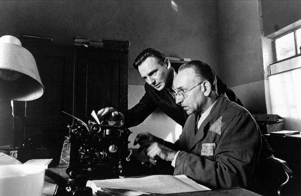 Liam Neeson and Ben Kingsley writing Schindler's List