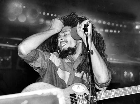BOB MARLEY ROLLING PAPERS 24X36 POSTER REGGAE MUSIC LEGEND RASTA
