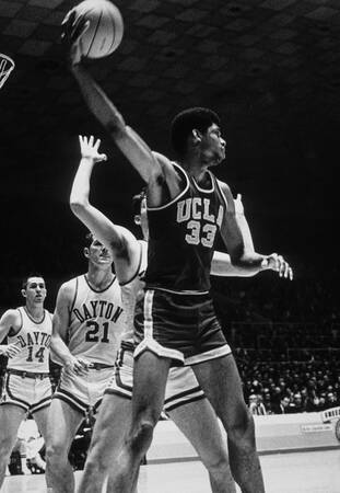 Kareem Abdul-Jabbar 33 Kareem Abdul-Jabbar 33