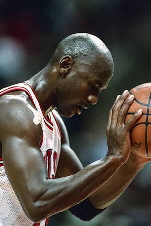 Michael Jordan - Chicago Bulls face Miami Heat