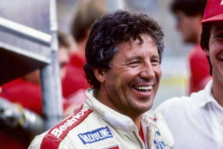 Portret van Mario Andretti tijdens de 1985 Indy car Meadowlands