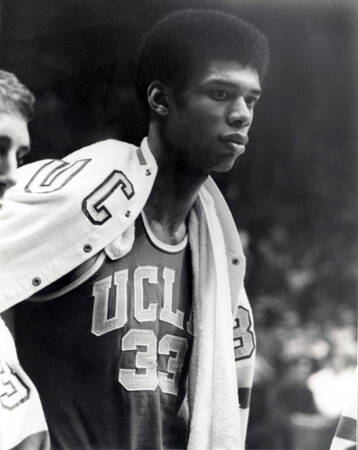 Seizoen 1967 - Lew Alcindor - Kareem Abdul-Jabbar Seizoen 1967 - Lew Alcindor - Kareem Abdul-Jabbar