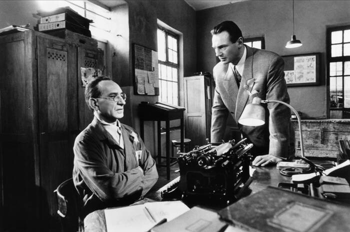 Ben Kingsley et Liam Neeson dans le film La Liste de Schindler Ben Kingsley et Liam Neeson dans le film La Liste de Schindler