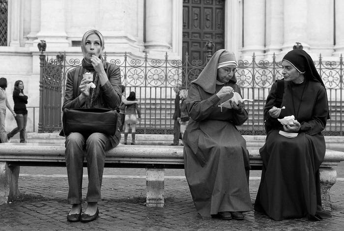 Julia Roberts su una panchina in Italia 2010 Julia Roberts su una panchina in Italia 2010