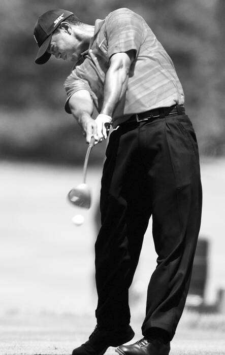 Il colpo perfetto di Tiger Woods al Western Open 2006 di golf maschile Il colpo perfetto di Tiger Woods al Western Open 2006 di golf maschile