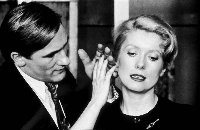 Een teder moment tussen Catherine Deneuve en Gérard Depardieu