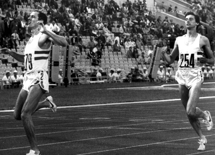 Moskou Steve Ovett wint de 800m voor Sebastian Coe die tweede wordt