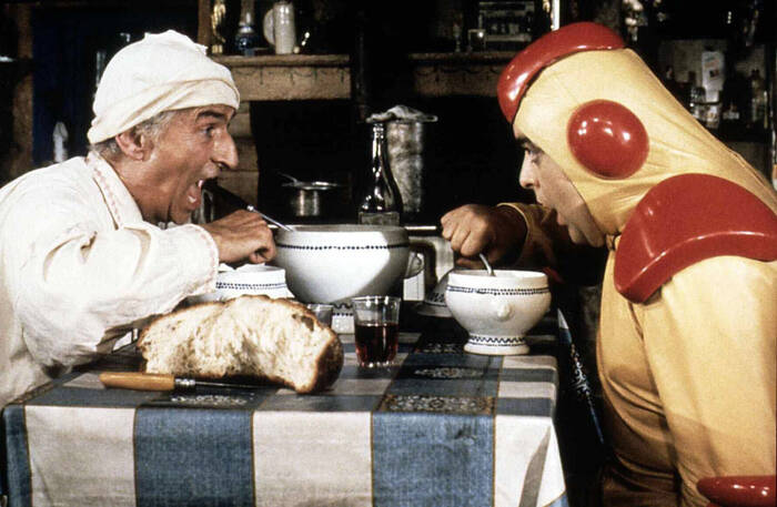 Scena del film Louis e i suoi cavoli extraterrestri Scena del film Louis e i suoi cavoli extraterrestri