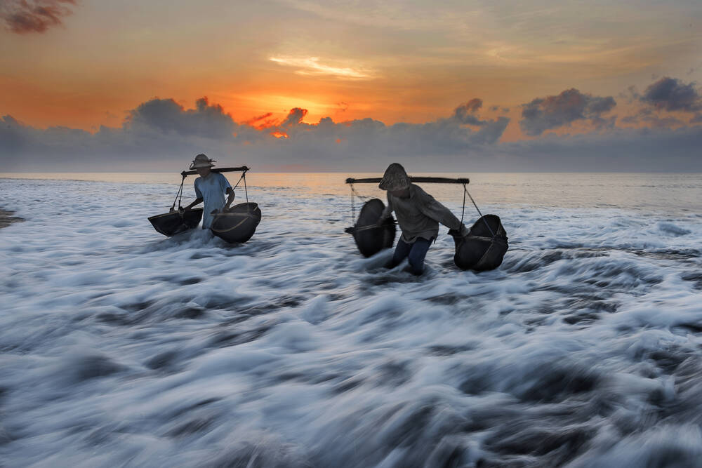 Recolectando agua de mar