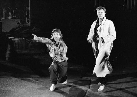 Bowie e Jagger che ballano in strada 40° anniversario Bowie e Jagger che ballano in strada 40° anniversario