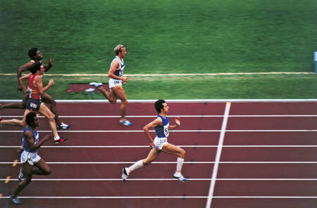 Pietro Mennea in una gara di 200 metri ai Giochi Olimpici Pietro Mennea in una gara di 200 metri ai Giochi Olimpici