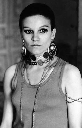 Portret van Milva Portret van Milva