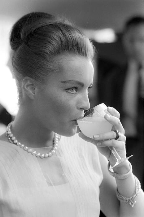 Romy Schneider over La Galiote