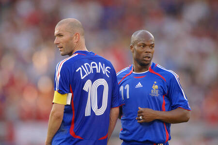 Zinédine Zidane et Sylvain Wiltord Zinédine Zidane et Sylvain Wiltord