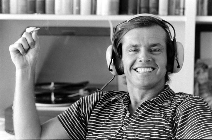 Jack Nicholson luistert naar muziek (1969) Jack Nicholson luistert naar muziek (1969)