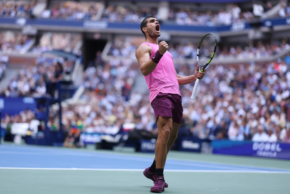 Carlos Alcaraz - pink roar