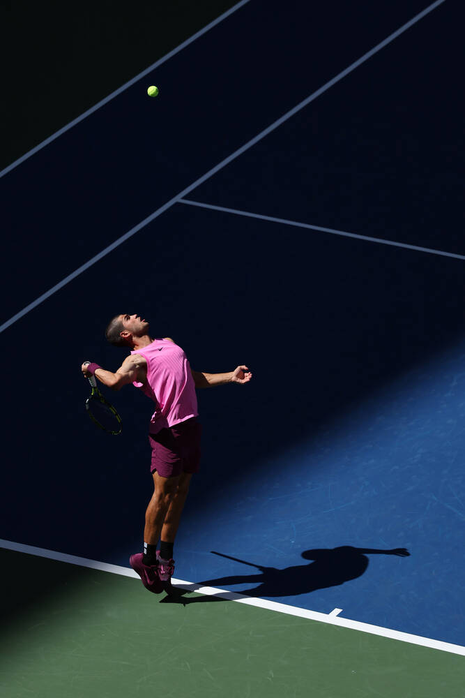 Carlos Alcaraz - Servizio rosa