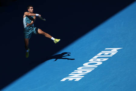 Carlos Alcaraz - hopp bakifrån